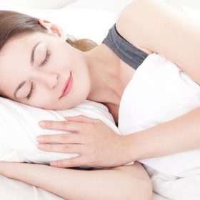 Cách chọn gối cho người ngủ nghiêng