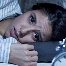 Điều gì khiến ta khó ngủ? Cách giảm thiểu lo âu