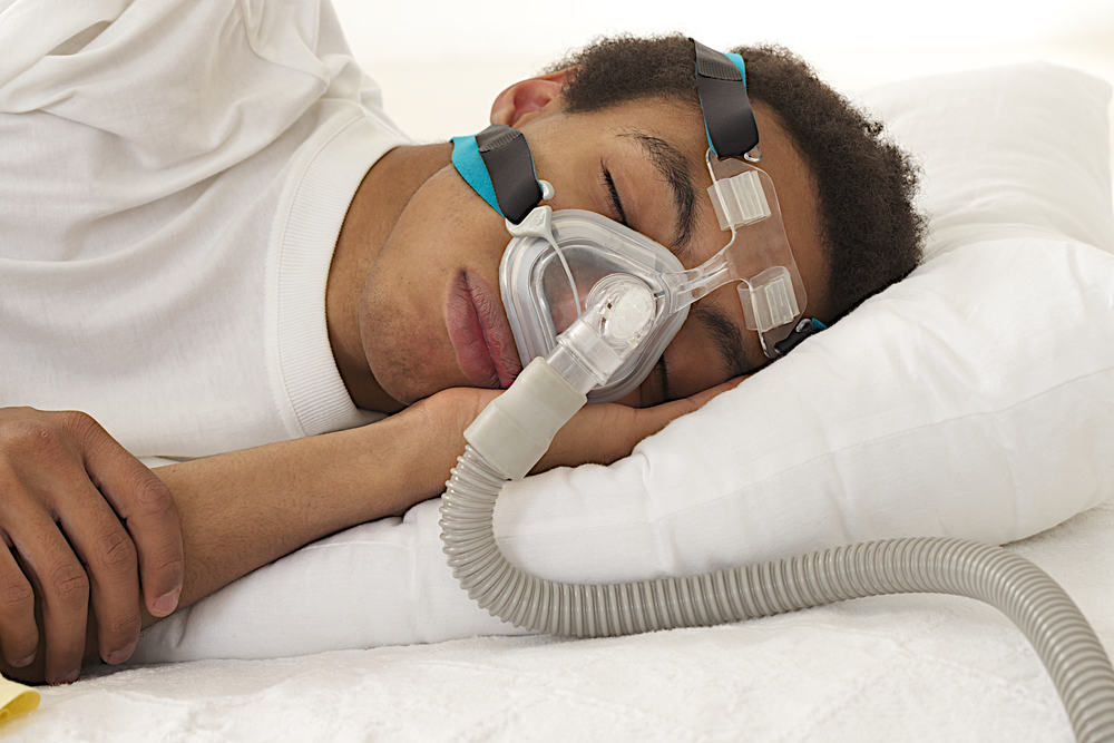 Bạn nên đến bác sĩ khám để được tư vấn cách điều trị ngưng thở khi ngủ thích hợp