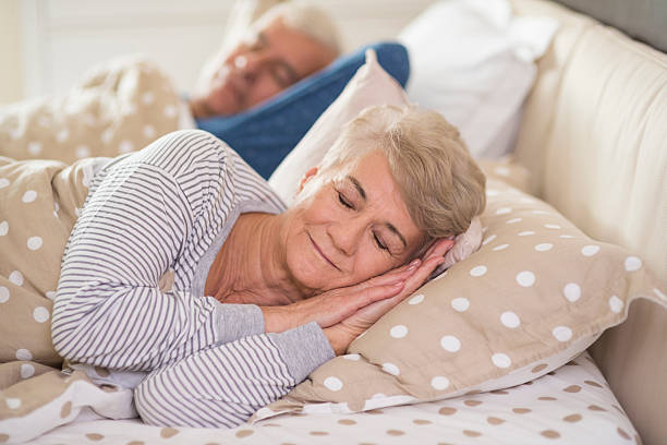 Người cao tuổi đặc biệt cần có một giấc ngủ ngon và chất lượng