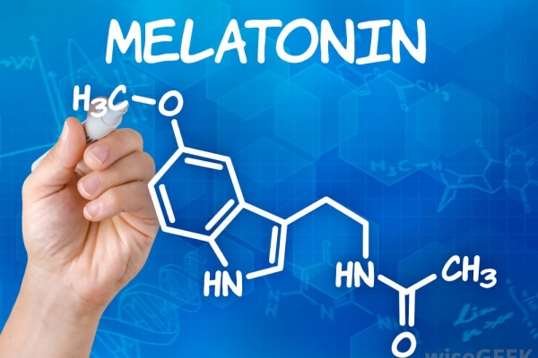 Chúng ta có thể bổ sung Melatonin bằng những viên uống, tuy nhiên cần nên có sự tư vấn của bác sĩ