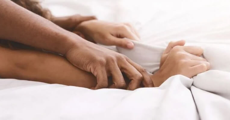 Một giấc ngủ ngon có thể giúp các cặp đôi cải thiện đời sống tình dục