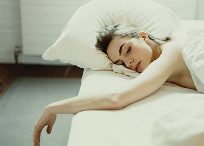 Ngủ nude giúp chúng ta ngủ ngon hơn