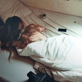 Những lợi ích của việc ngủ nude