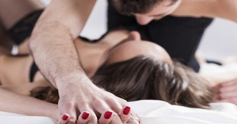 Quan hệ tình dục khi ngủ giúp chúng ta ngủ ngon hơn