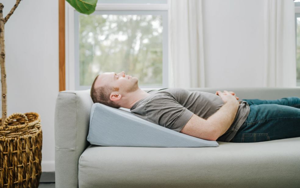 gối chống trào ngược dạ dày