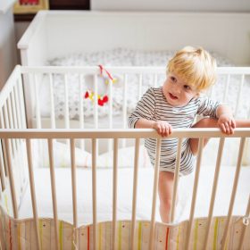 giường cho trẻ mới biết đi