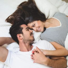 chia sẻ giường với bạn đời