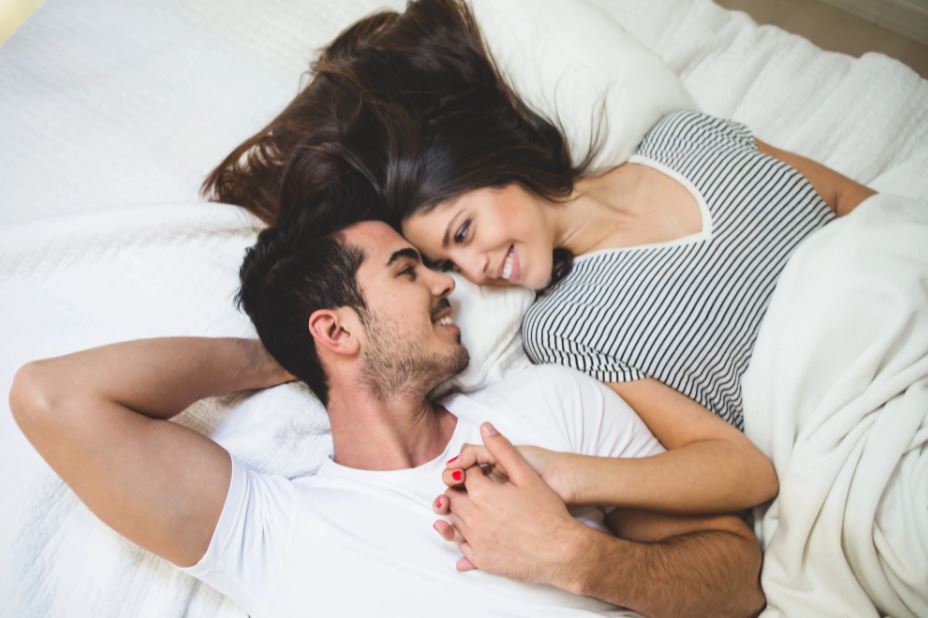 chia sẻ giường với bạn đời