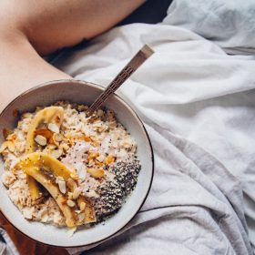 ăn chuối trước khi ngủ