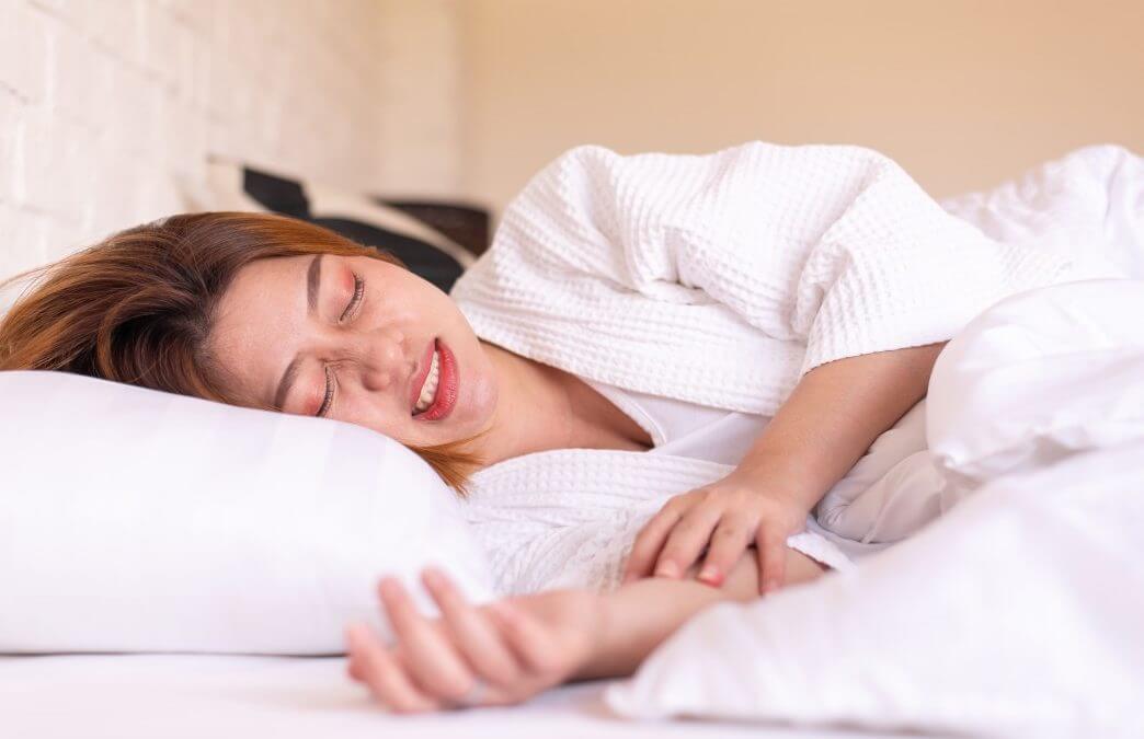 nghiến răng khi ngủ