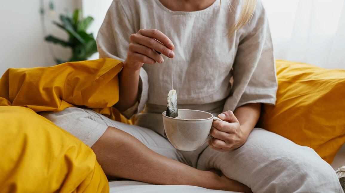 trà thảo mộc giúp ngủ ngon