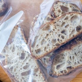 cách bảo quản bột bánh mì qua đêm