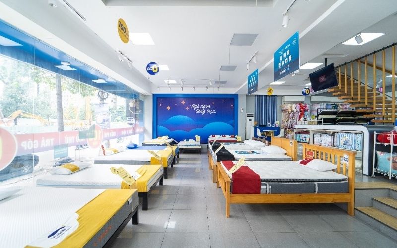 Không gian bán hàng chuyên nghiệp và hiện đại của Vua Nệm